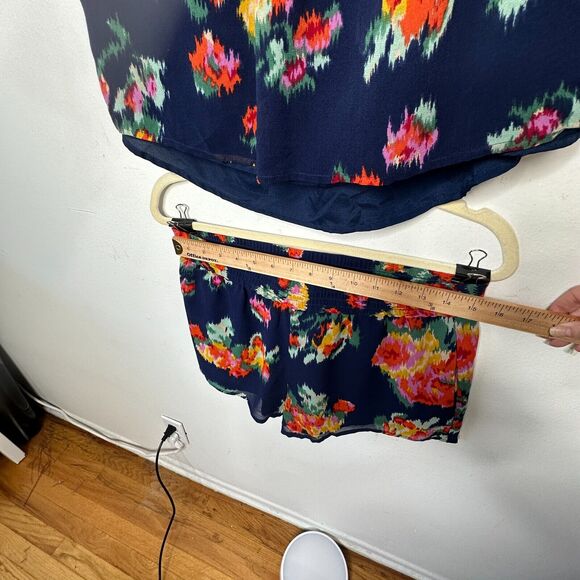 Joie Navy Anatase 2pc SET Floral Print Silk Top ( S ) Lanina Floral Short ( M ) - Picture 13 of 14